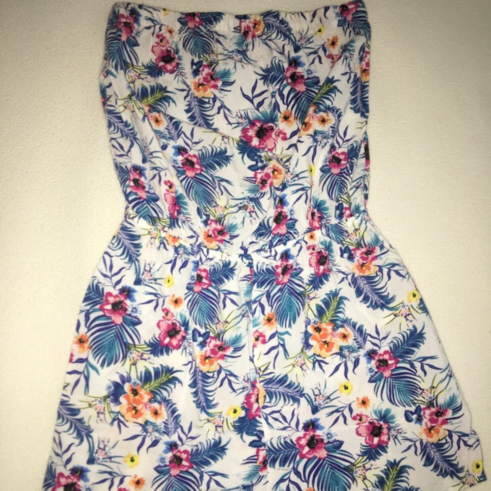 Strapless floral romper